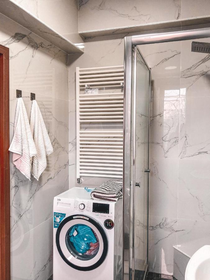 Calea Crangasi Apartment Bukares Bagian luar foto