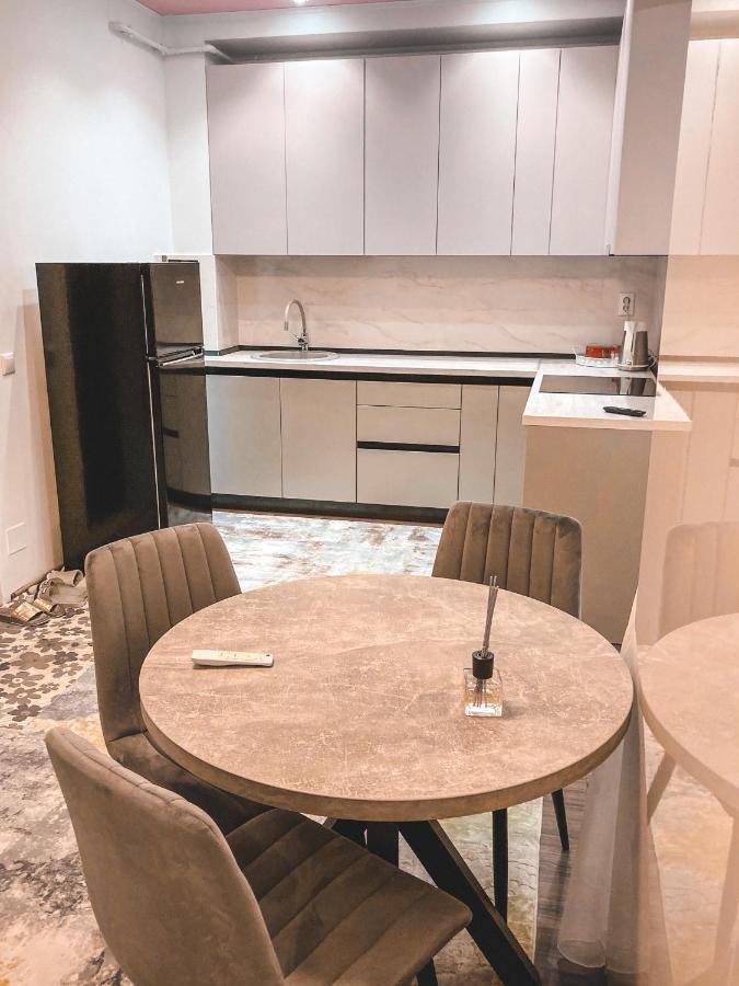 Calea Crangasi Apartment Bukares Bagian luar foto
